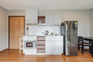 Apartment, Balcony | Private kitchen