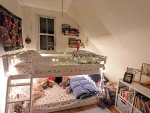3 Schlafzimmer, Schreibtisch, Reisekinderbett, kostenloses WLAN