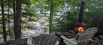 Charming Historic Riverfront 3BR Farmhouse, Pet-Friendly