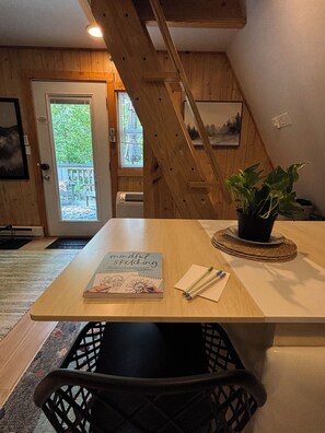 Interior - Cozy 2-bedroom tiny cabin with roomy loft, AC, and fire pit near Bryce Resort (Mount Jackson)