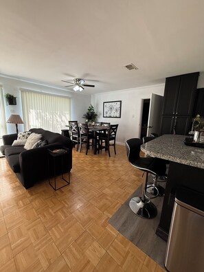 Smart TV, books, stereo