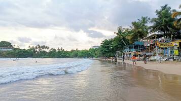 Surfing/boogie boarding
