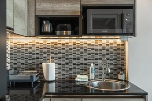 Apartment, Balcony | Private kitchen