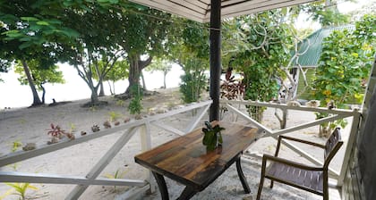 White Sandy Beach Eco Lodge