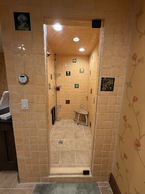 Interior - Peaceful Missouri Stay with Room to Roam (Barnard)