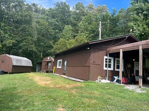 Exterior - Peaceful Hillside Hideaway (Sevierville)