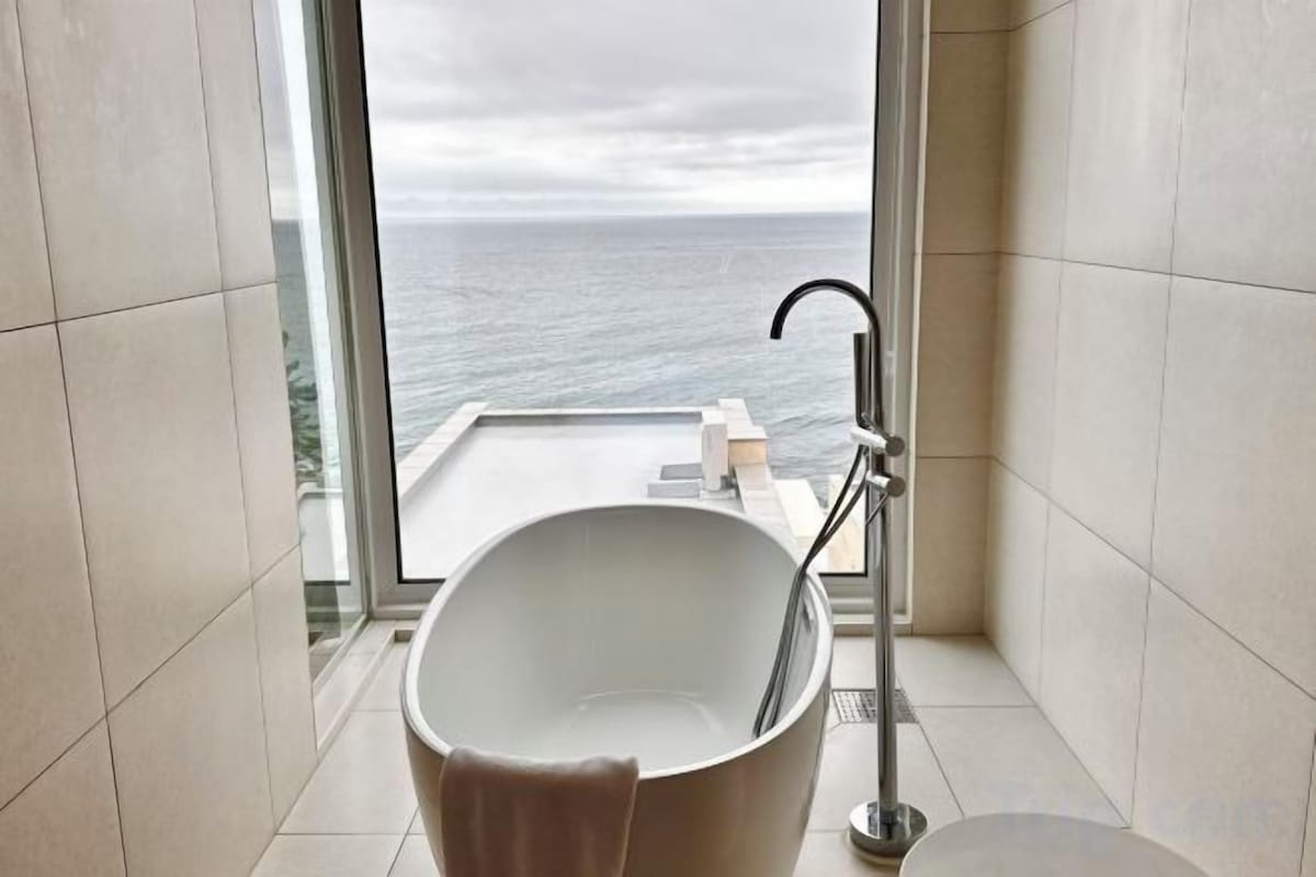 Bathroom | Free toiletries