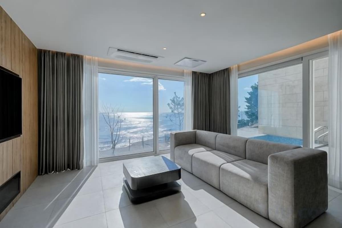 Pool Villa Ocean (Building F)