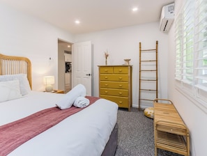 Casa | Tabla de planchar con plancha y wifi gratis