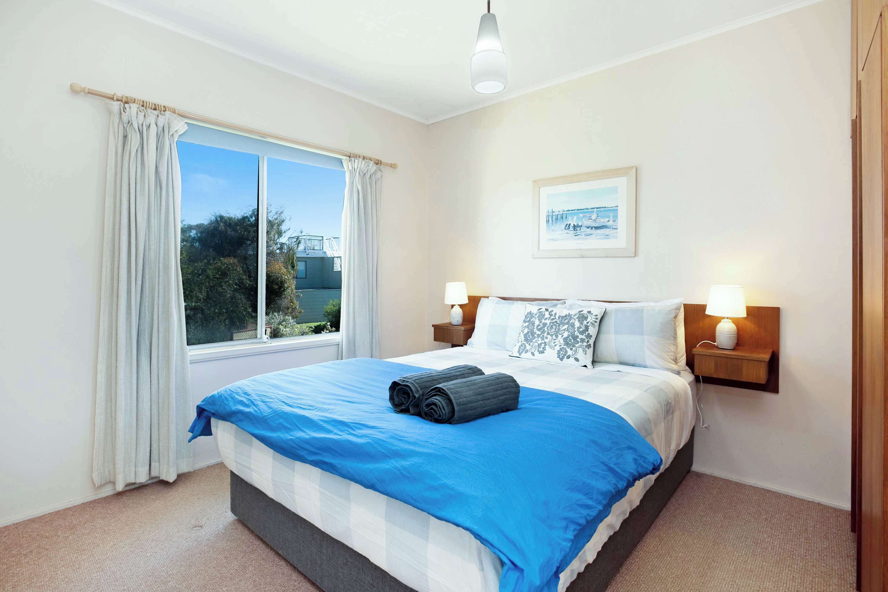 3 bedrooms, desk, iron/ironing board, WiFi