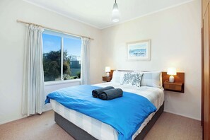 3 slaapkamers, een bureau, een strijkplank/strijkijzer, wifi