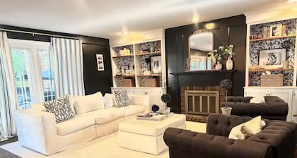 Santoclere - designer home near Corporate Woods