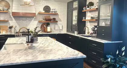 Santoclere - designer home near Corporate Woods