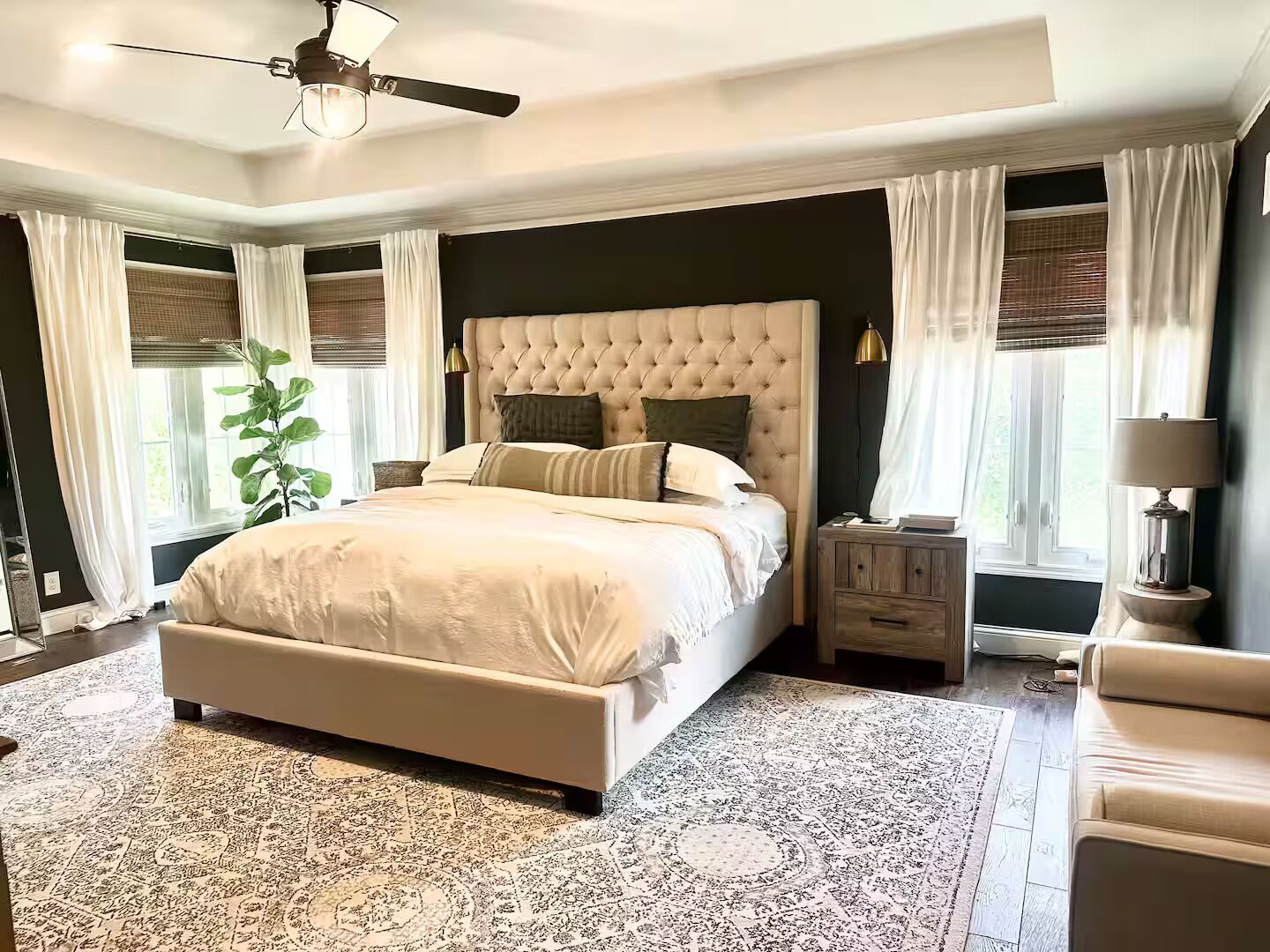 4 bedrooms, iron/ironing board, internet, bed sheets