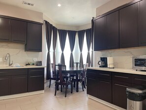 Private kitchen - Alameda Modern Victorian 4BD unit A (Alameda)