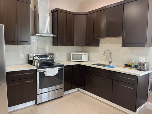 Alameda Modern Victorian 4BD unit A