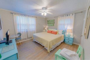 4 makuuhuonetta, silitysrauta/-lauta, ilmainen Wi-Fi, vuodevaatteet