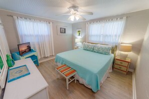 4 bedrooms, desk, iron/ironing board, free WiFi
