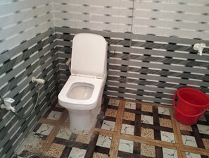 Deluxe Single Room, Garden View | Bathroom