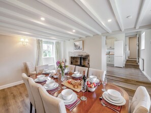 Dining - 5 bedroom accommodation in Helmsley (Helmsley)