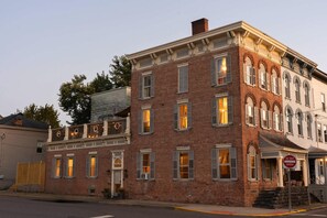 Exterior - The Mulford Alden House - Historic Hudson Luxury (Hudson)