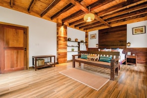 Classic-Doppelzimmer, Nichtraucher, Blick auf den Innenhof | Kostenloses WLAN