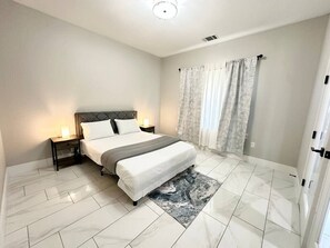 Ferros/tábuas de passar roupa, Wi-Fi, roupa de cama