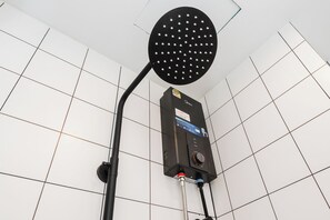 Apartamento, sacada | Banheiro