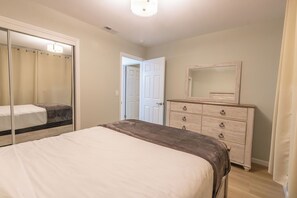 2 chambres, fer et planche à repasser, Wi-Fi, literie fournie