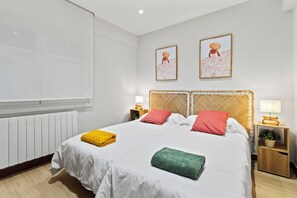 2 bedrooms, iron/ironing board, free WiFi, bed sheets
