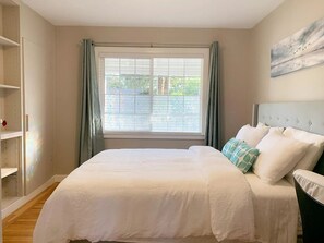 5 bedrooms, WiFi, bed sheets