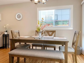 Dining - Delightful 5-bedroom house with AC in San Jose (San Jose)