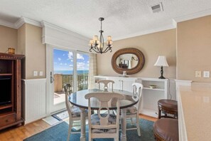 Dining - 111 Sailmaker ~ Sea Time (Fernandina Beach)