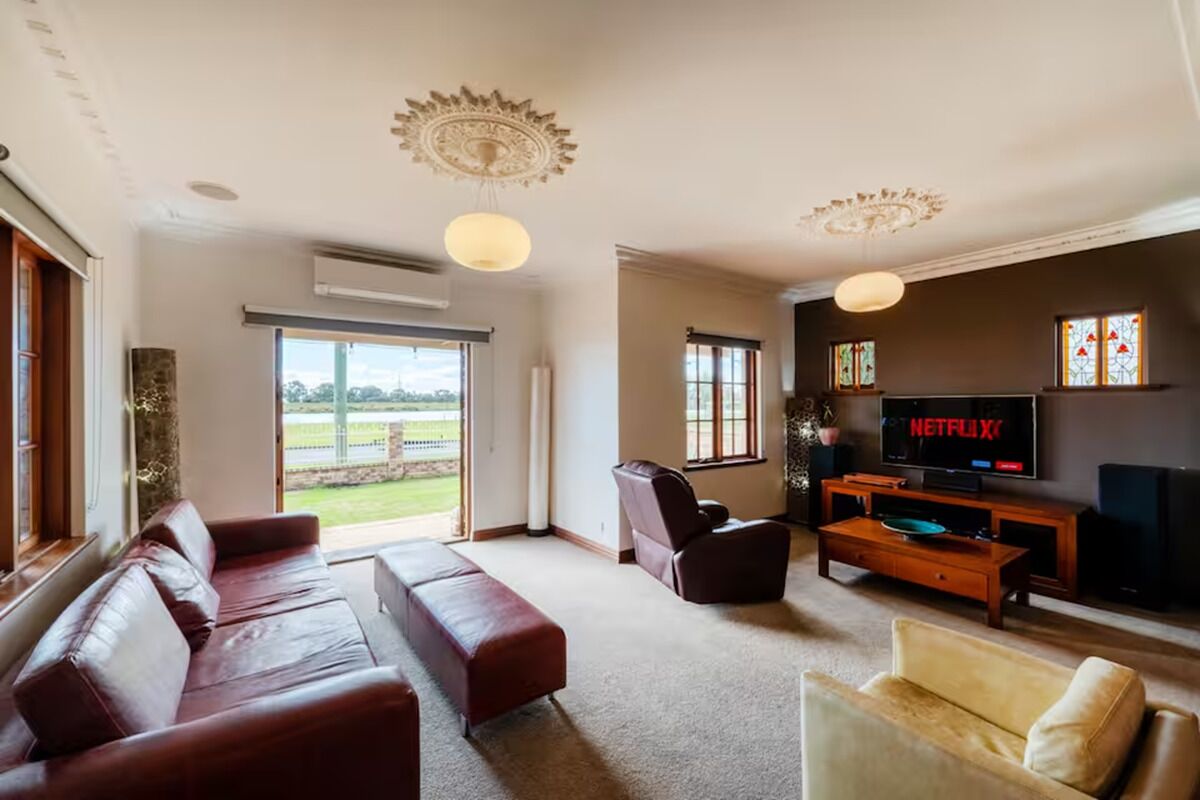 Télévision, chaîne hi-fi