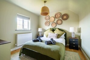 2 bedrooms, iron/ironing board, WiFi, bed sheets - Cottage & Parking, nr Wye Valley & Forest of Dean (Gloucestershire)