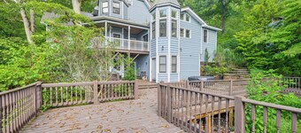 5-Story Group Getaway w/ Game Room in Franklin!
