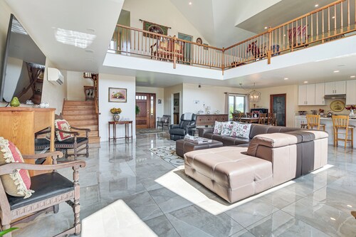 Grill Out, Play Pool: Huge Home on Lake Champlain!