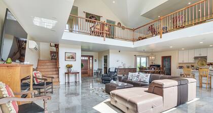 Grill Out, Play Pool: Huge Home on Lake Champlain!