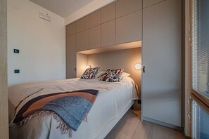 2 chambres, système d’insonorisation, fer et planche à repasser