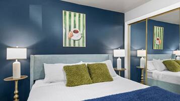 6 bedrooms, desk, iron/ironing board, free WiFi