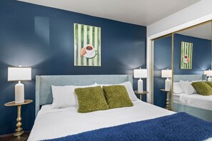 6 bedrooms, desk, iron/ironing board, free WiFi