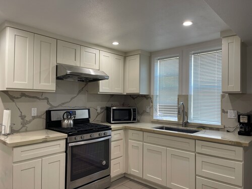 Alameda Modern Victorian 2BD unit D