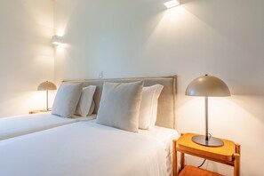 1 bedroom, internet, bed sheets