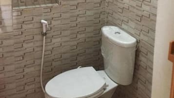 Deluxe Double Room | Bathroom
