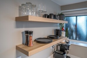 Interior - Luxury Suite Located Downtown Kelowna Minutes away from the beach with Patio (Kelowna)