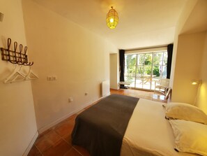 1 chambre, accĂšs Ă Internet, literie fournie
