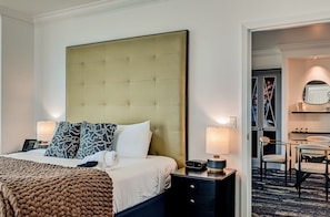Family Suite, 1 King Bed with Sofa bed, Balcony, City View