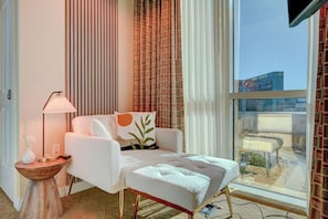 Family Suite, 1 King Bed with Sofa bed, Balcony, City View