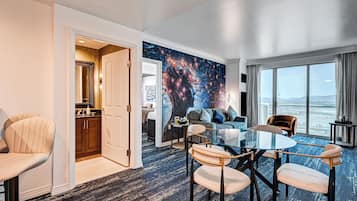 Family Suite, 1 King Bed with Sofa bed, Balcony, City View