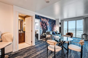 Family Suite, 1 King Bed with Sofa bed, Balcony, City View | In-room safe, blackout curtains, iron/ironing board, free WiFi